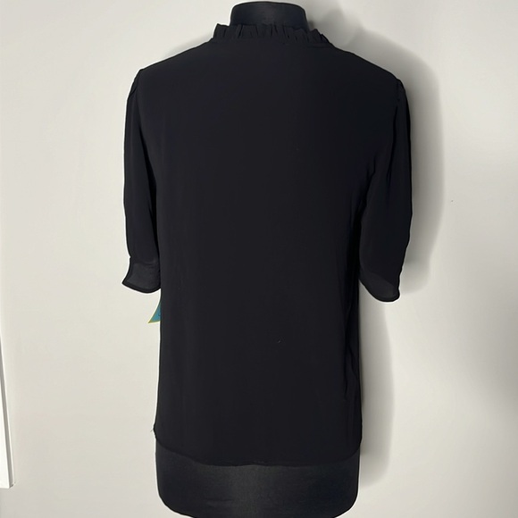 CeCe Women's Black Short Sleeve Ruffled V-Neck Tie Blouse Size M. ((B5)) - Picture 3 of 5